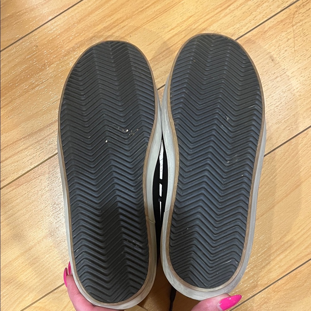 Golden Goose Black Leather Low-Top Sneakers with Silver Star - Picture 7 of 7